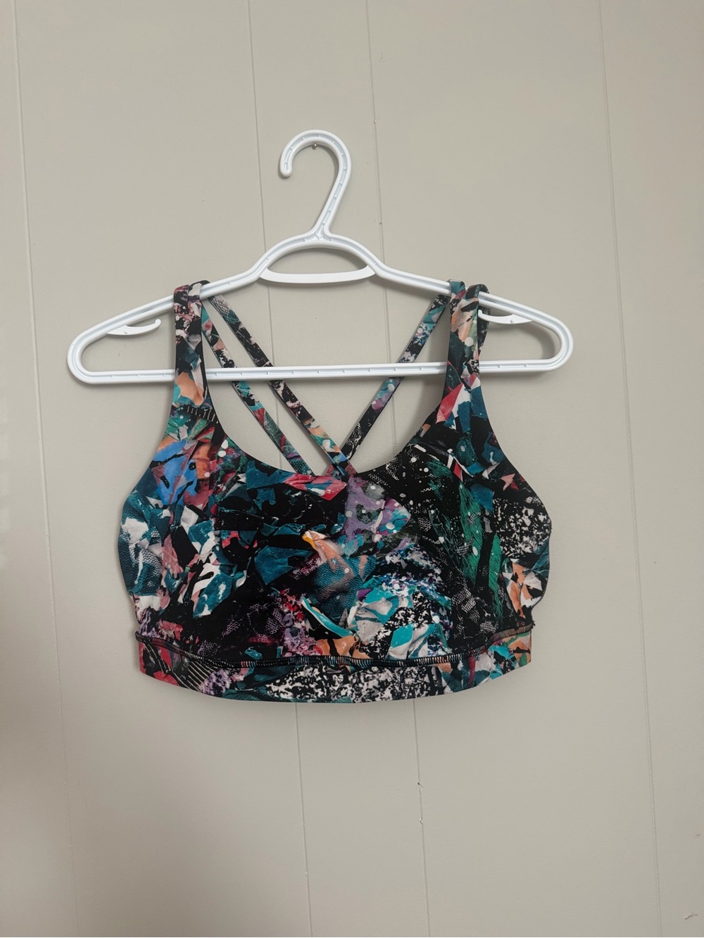 lululemon athletica Energy Printed Strappy Sports Bra - Black Multicolor